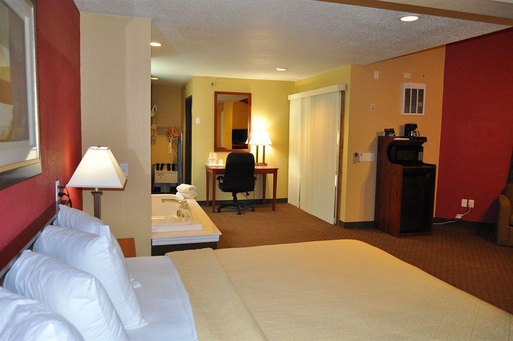 Quality Inn & Suites Menomonie Zewnętrze zdjęcie